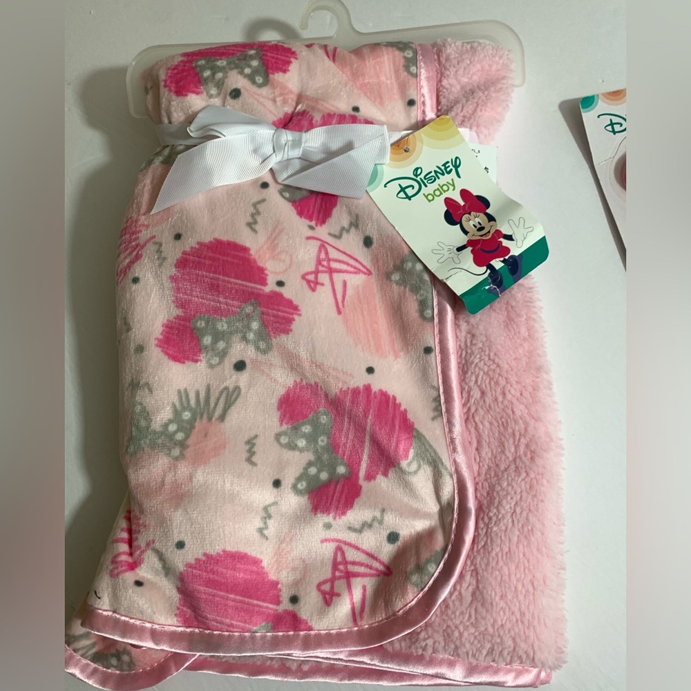 Disney Baby Pink Minnie Mouse Silhouette Minky/Sherpa Blanket - NWT